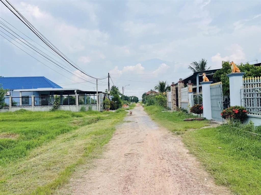 Cần bán lô đất thổ vườn 680m2 sát bên tỉnh lộ 7, gần vinhomes tân mỹ