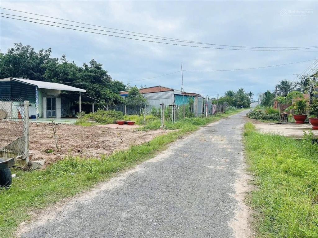 Chính chủ cần bán lô đất thổ cư 265m2 ngay trung tâm thị xã trảng bàng, cách ql22 100m