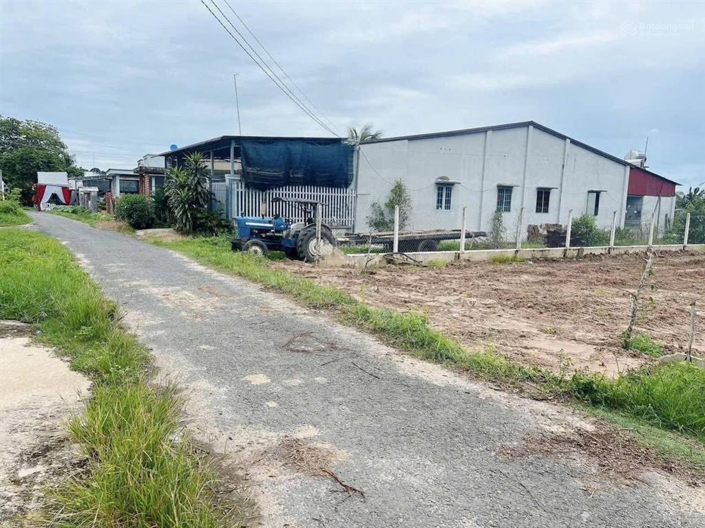 Chính chủ cần bán lô đất thổ cư 265m2 ngay trung tâm thị xã trảng bàng, cách ql22 100m