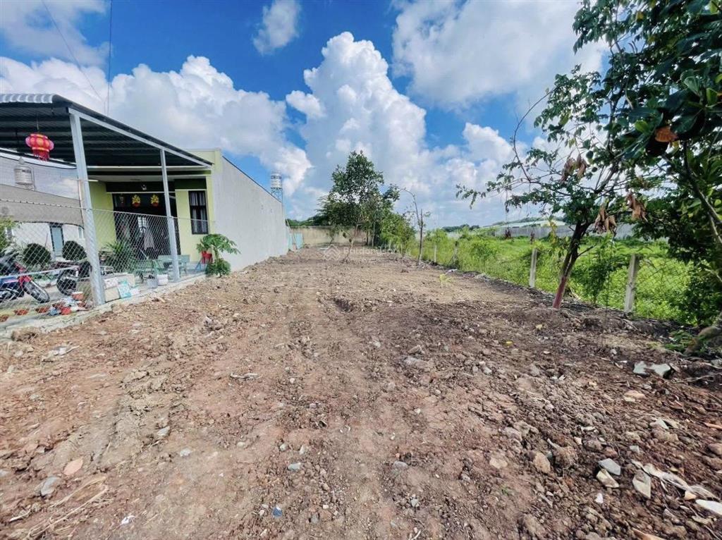 Chính chủ cần bán lô đất thổ cư 410m2 (10x41) xã tân thông hội, cách an sương 15km