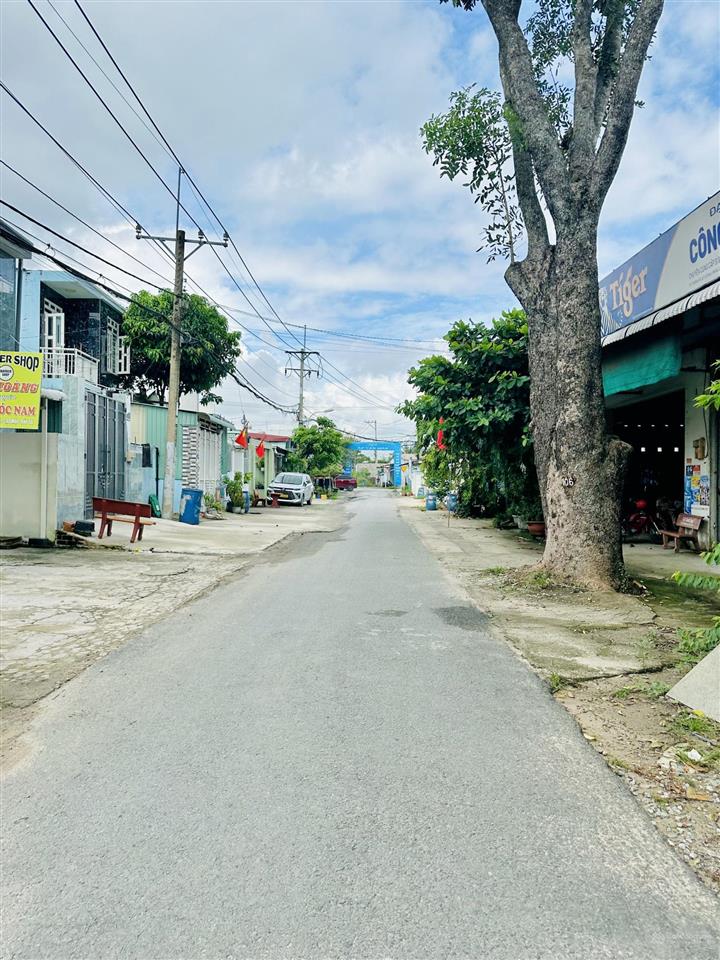 Chủ ngộp cần bán lô đất thổ cư gần trường dạy lái xe, tỉnh lộ 2 vào 500m xã phước vĩnh an