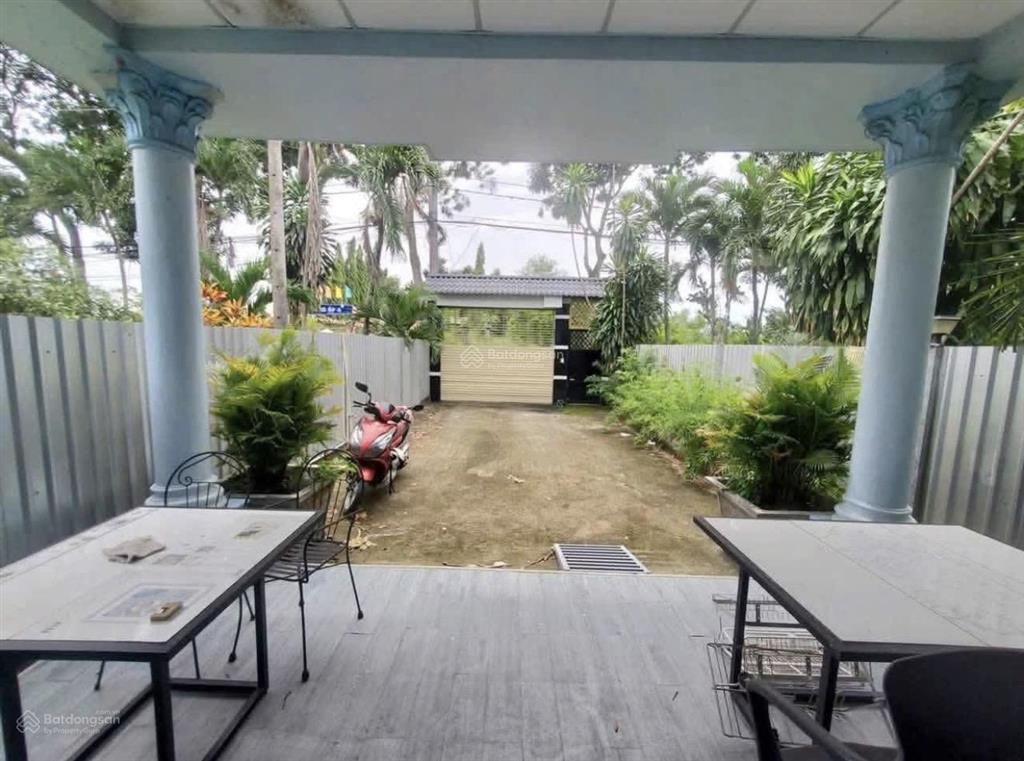 Chủ ngộp cần bán căn nhà cấp 4 mặt tiền đường bàu lách, dọn vào là ở ngay