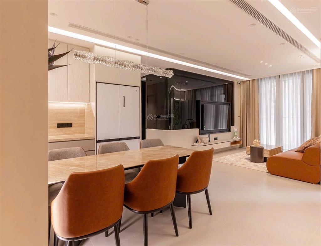 Bán gấp căn hộ 4pn, 3wc, 140m2 tại vinhomes central park, 17,8 tỷ vnd.  0936 021 ***