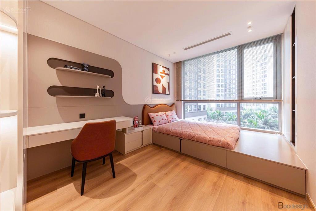 Bán gấp căn hộ 4pn, 3wc, 140m2 tại vinhomes central park, 17,8 tỷ vnd.  0936 021 ***