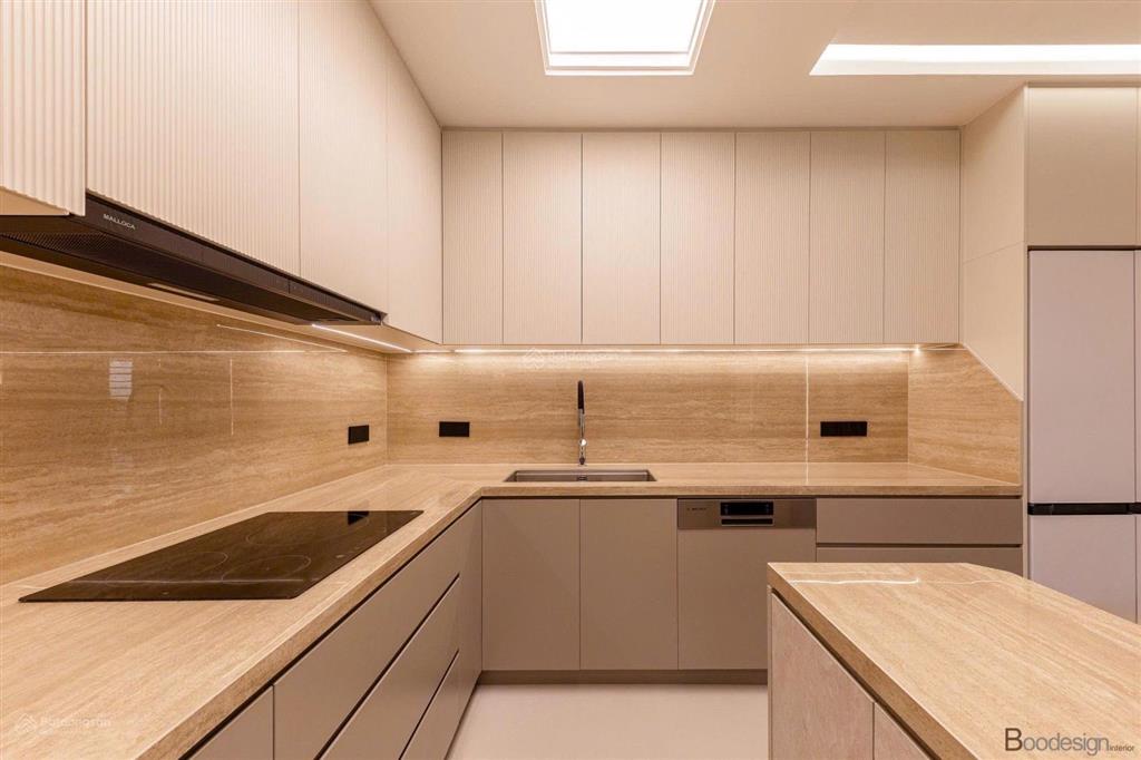 Bán gấp căn hộ 4pn, 3wc, 140m2 tại vinhomes central park, 17,8 tỷ vnd.  0936 021 ***
