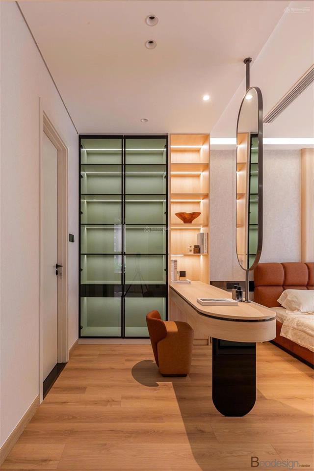 Bán gấp căn hộ 4pn, 3wc, 140m2 tại vinhomes central park, 17,8 tỷ vnd.  0936 021 ***