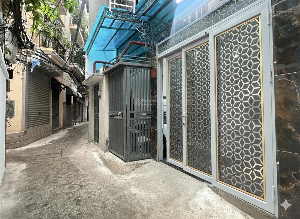 Bán chdv ngõ 86 hào nam cách phố 50m, dt 70m2 x 8 tầng mt gần 6m, cách ga tầu điện cát linh 300m.