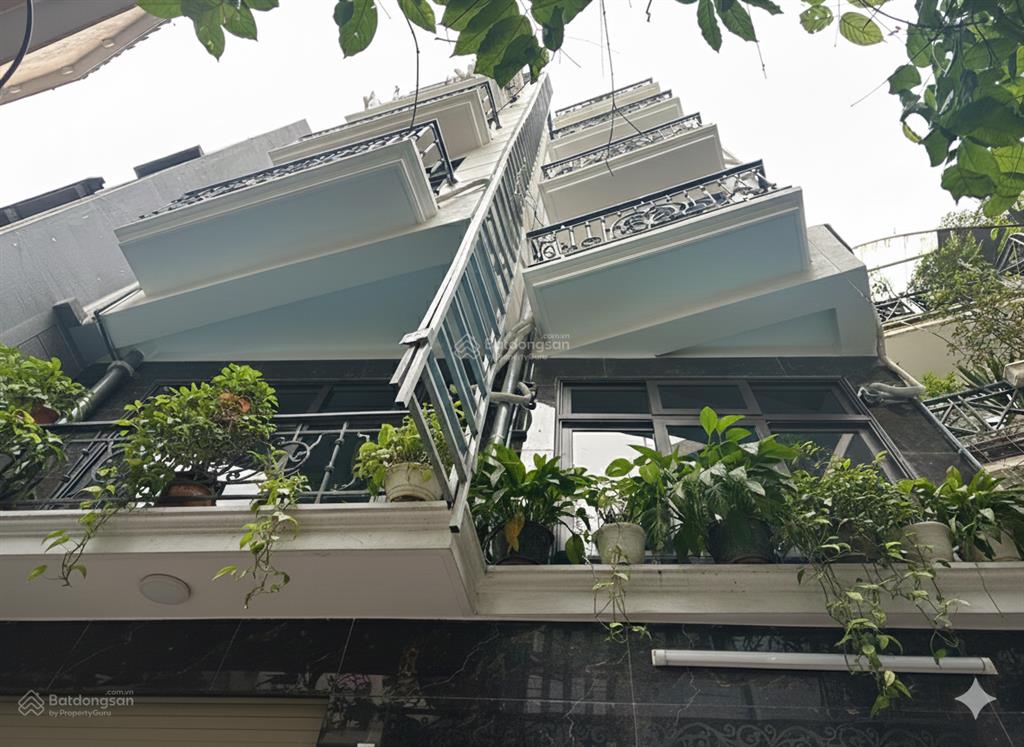 Bán chdv ngõ 86 hào nam cách phố 50m, dt 70m2 x 8 tầng mt gần 6m, cách ga tầu điện cát linh 300m.