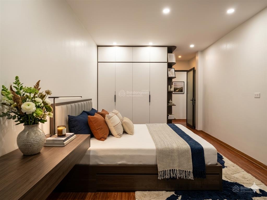 Cần bán gấp  rẻ hơn thị trường 300 triệu nhà dt38m2 x 5 tầng thạch bàn  long biên  chỉ 6,69 tỷ