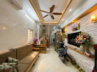 Nhà phân lô 5 tầng 32m2, 7,5 tỷ, trung tâm ngã tư vĩnh hưng  lĩnh nam  ô tô đỗ cổng  tặng nt