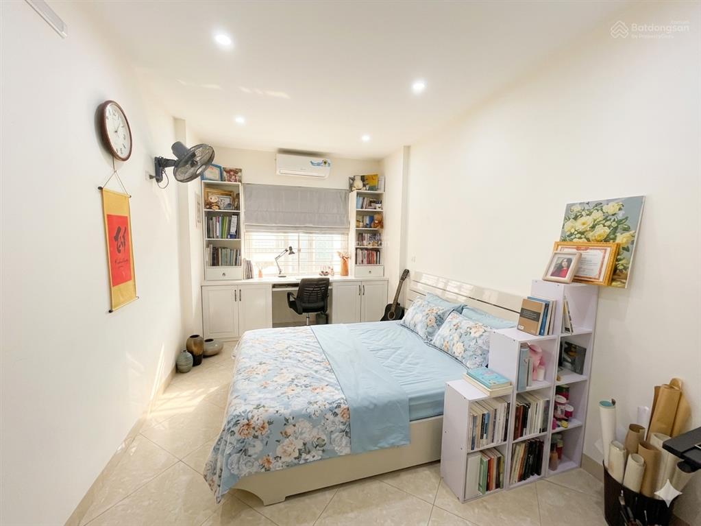 Nhà phân lô 5 tầng 32m2, 7,5 tỷ, trung tâm ngã tư vĩnh hưng  lĩnh nam  ô tô đỗ cổng  tặng nt