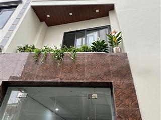 Nhỉnh 5 tỷ  ô tô vào  ngay bát khối  long biên gần cầu thanh trì