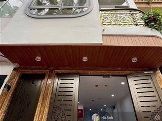 Gà đẻ trứng vàng chdv cự lộc 55m2 x 6 tầng  dt 1 tỷ/năm hơn 17 tỷ