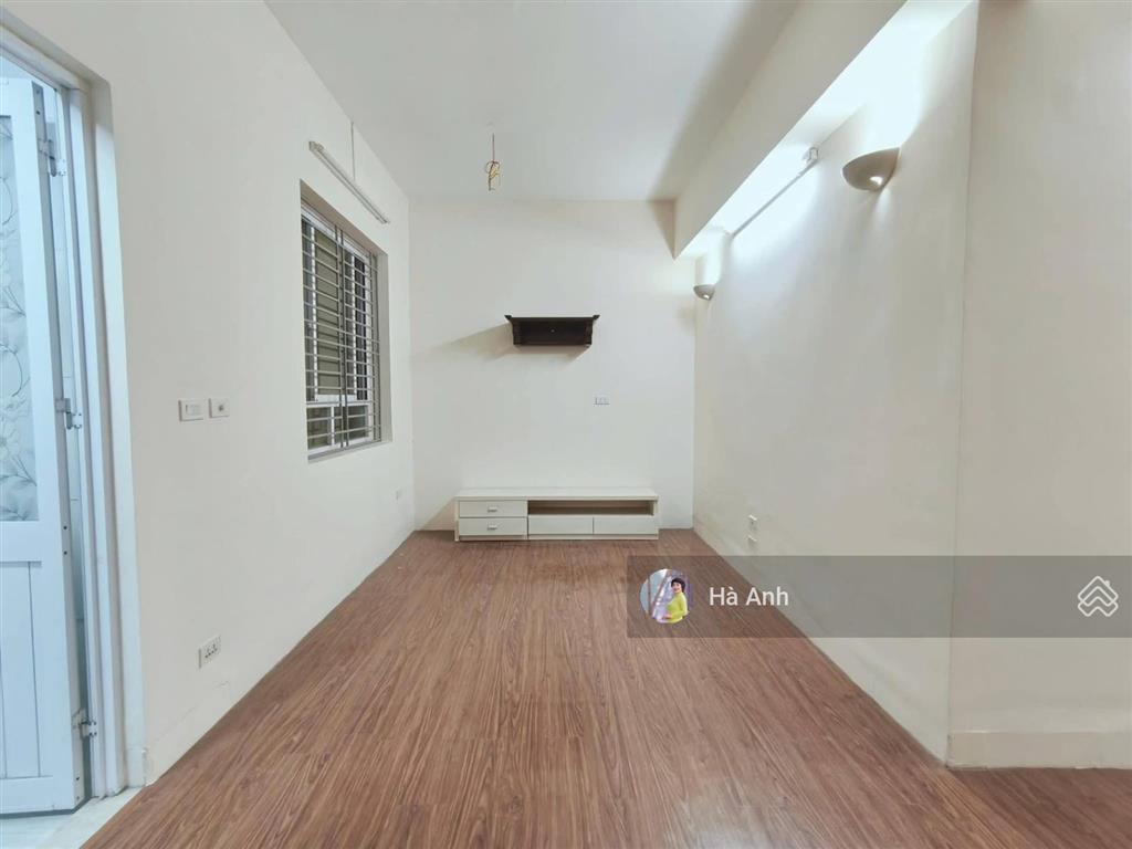 Phân khúc 4 tỷ hiếm  sát hồ điều hòa thành phố giao lưu! ct2b phạm văn đồng.