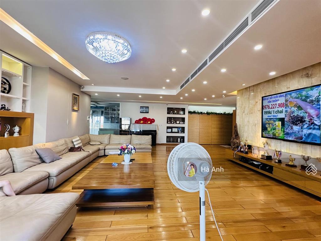 Bán căn góc mặt phố nguyễn chí thanh  huỳnh thúc kháng dt325m²  5 ngủ siêu vip  2 slot ô tô.