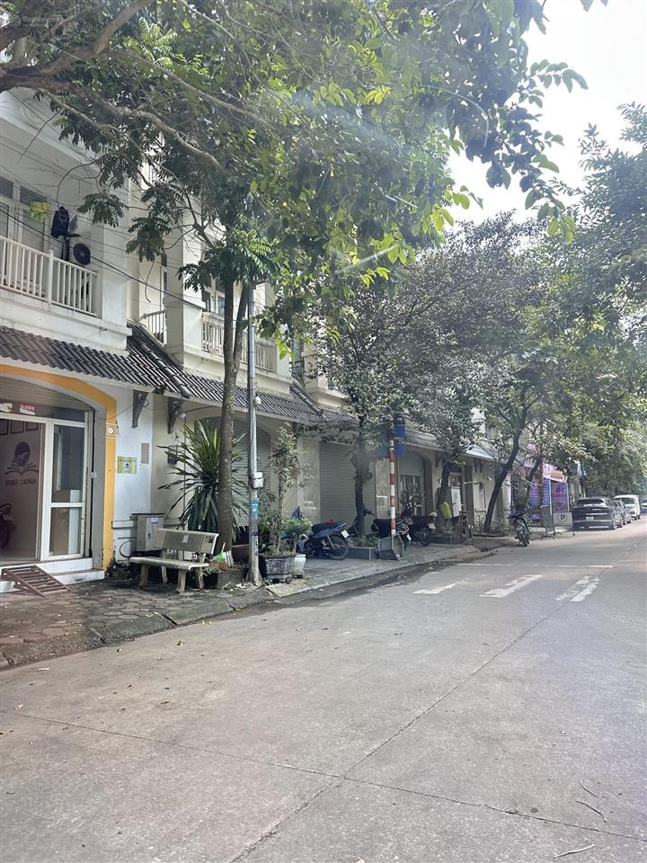 Bán liền kề geleximco dt 200m2  63 tỷ  lô góc 3 thoáng đường đôi lê trọng tấn  hà đông