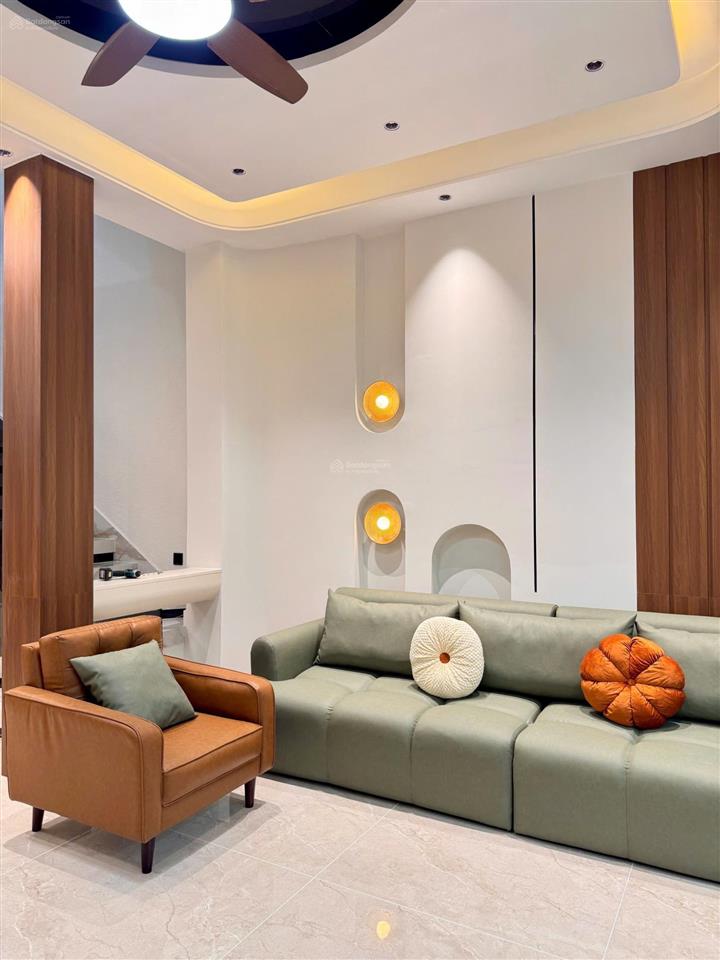 Bán nhà 3 tầng xây mới 100% khu biển nguyễn tất thành