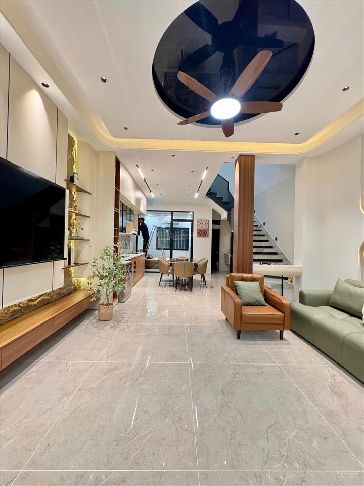 Bán nhà 3 tầng xây mới 100% khu biển nguyễn tất thành