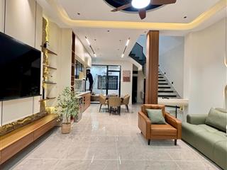 Bán nhà 3 tầng xây mới 100% khu biển nguyễn tất thành