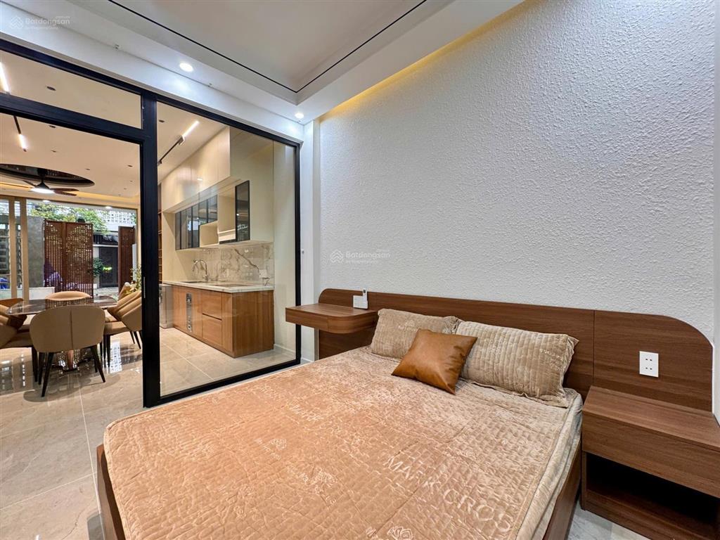 Bán nhà 3 tầng xây mới 100% khu biển nguyễn tất thành