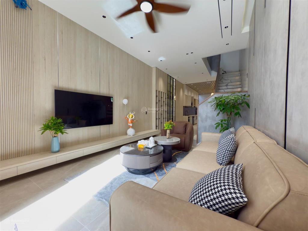 Bán nhà 3 tầng kiệt ô tô đậu trong tô hiệu, thiết kế sân vườn thoáng mát