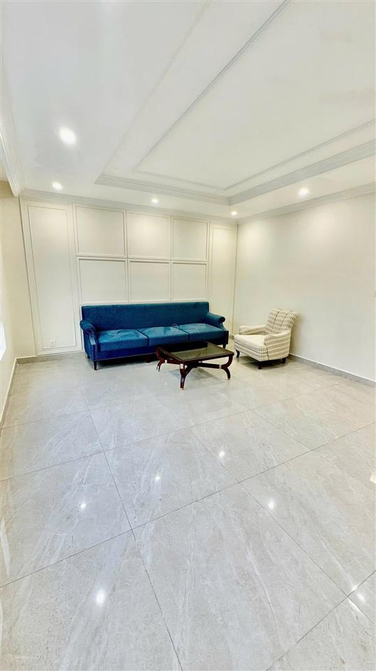 Cho thuê shop liền kề đối diện văn phòng bán hàng tại vinhomes royal island, 15 triệu