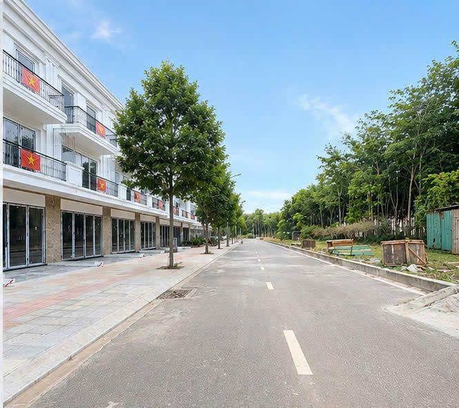 Bán nhà mặt tiền đường 32m khu đô thị Ân Phú