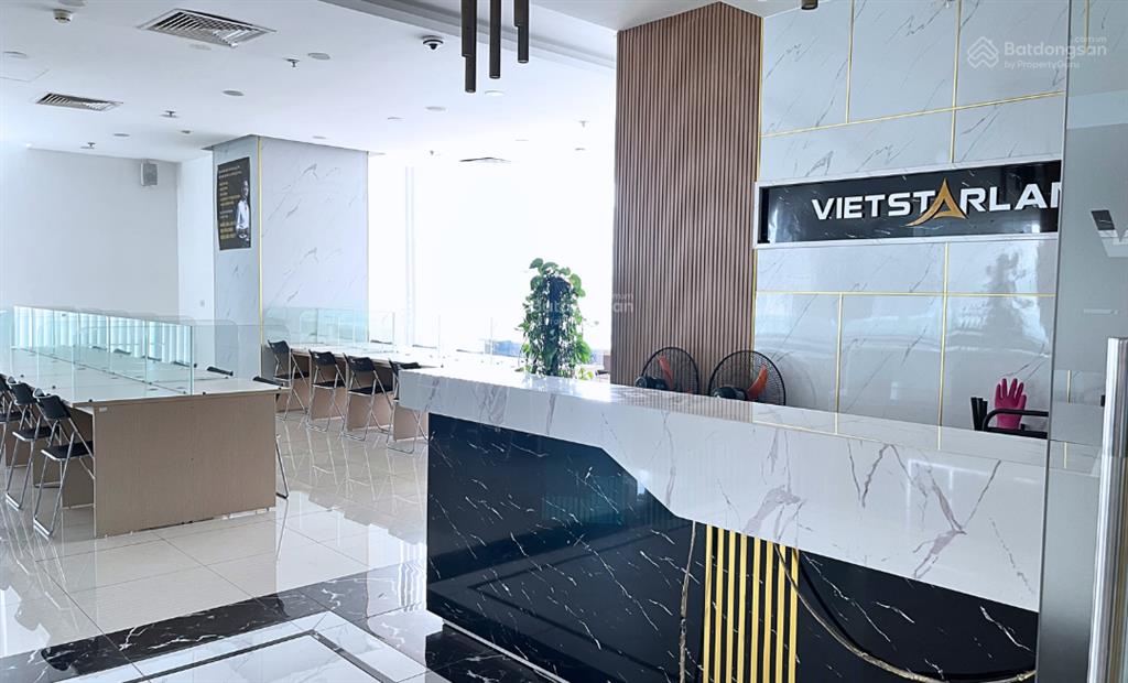 550m2 cắt nhỏ từ 100m2 cho thuê giá 320k/m2/th đã setup nội thất tại tòa royal city nguyễn trãi