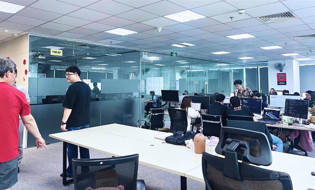 550m2 cắt từ 100m2 giá 220k/m2/th, sẵn nội thất hồ gươm plaza đường trần phú