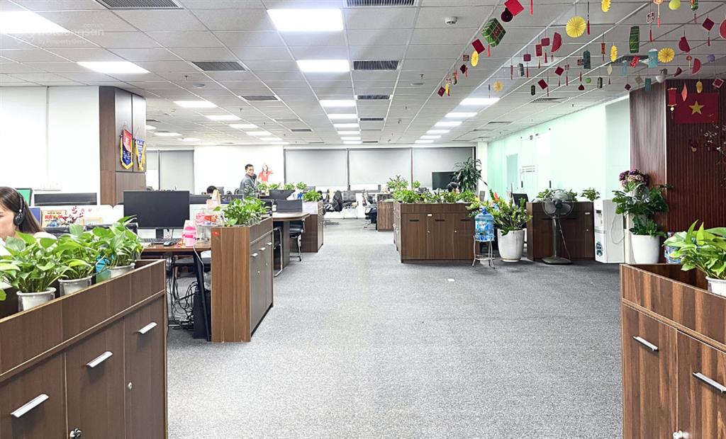 550m2 cắt nhỏ từ 100m2 giá 300k/m2/th của chủ thứ cấp tại 789 office building hoàng quốc việt