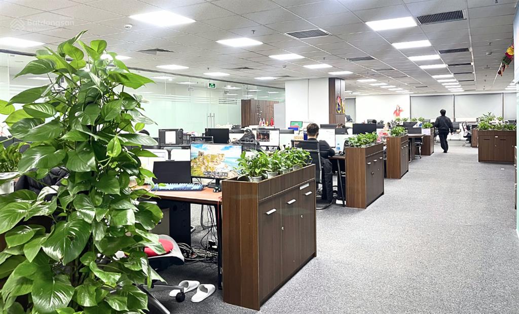 550m2 cắt nhỏ từ 100m2 giá 300k/m2/th của chủ thứ cấp tại 789 office building hoàng quốc việt