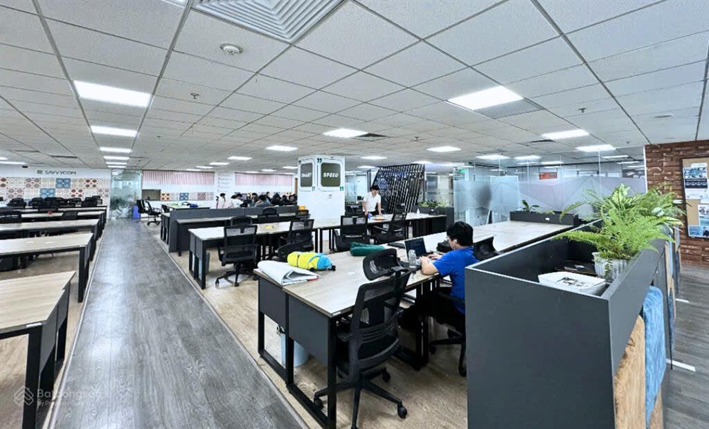 500m2 cắt lẻ từ 80m2 cho thuê giá 280k/m2/th đã setup nội thất tại việt á tower duy tân