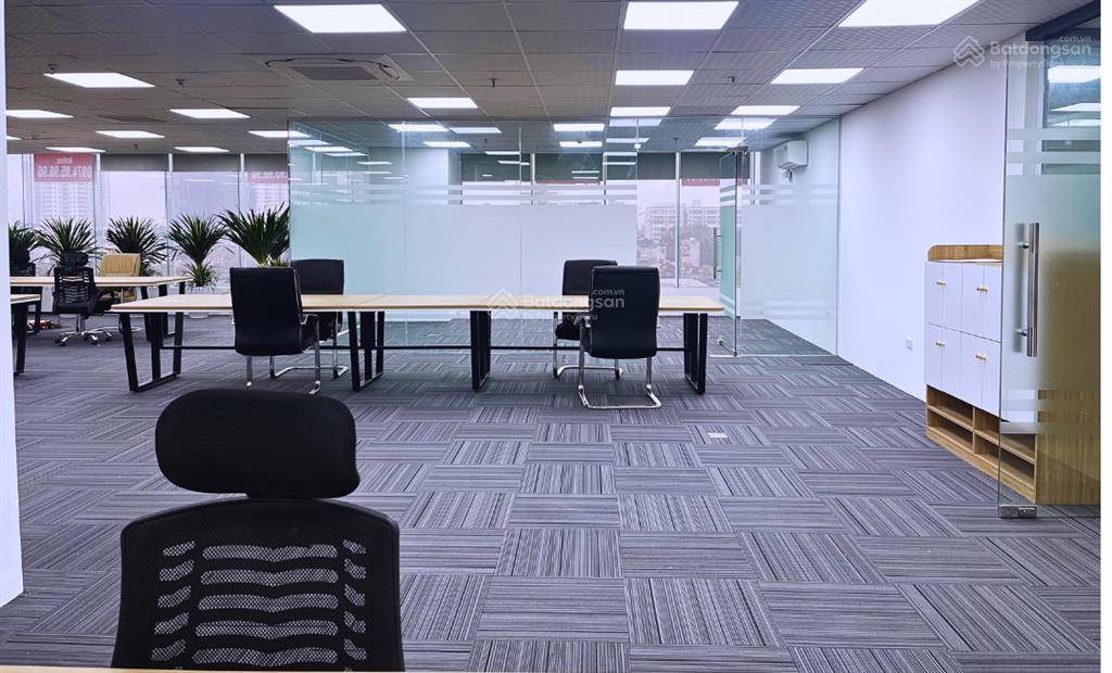 550m2 cắt lẻ cho thuê giá 220 nghìn/m2/th đã setup nội thất tại geleximco đường giải phóng