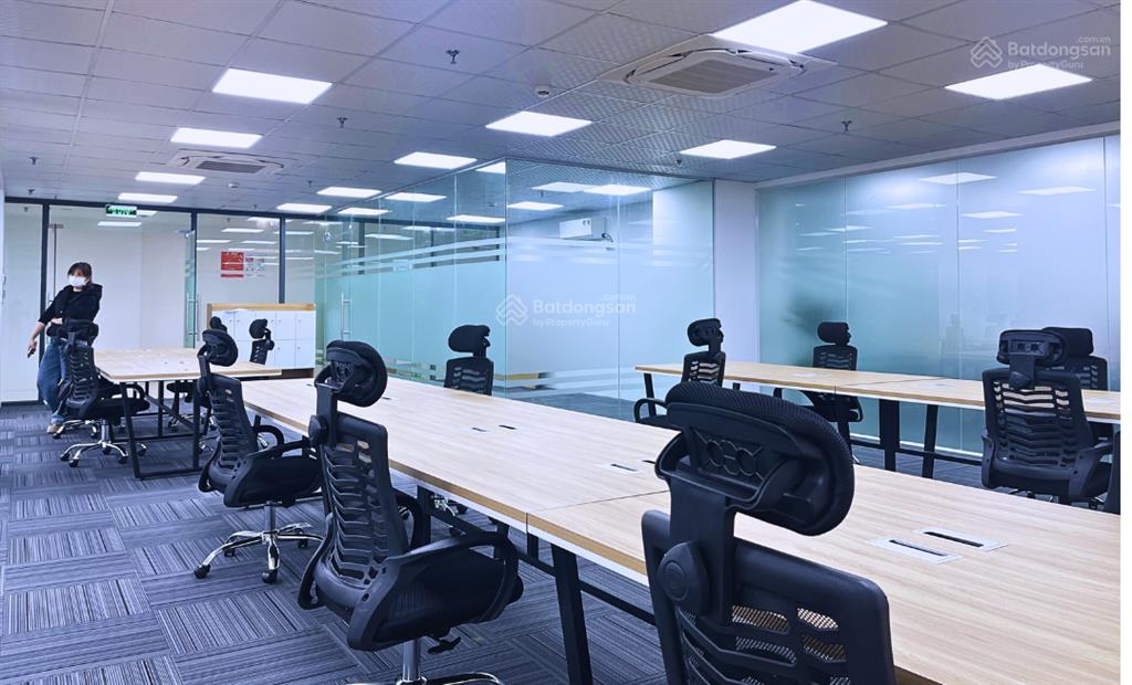 550m2 cắt lẻ cho thuê giá 220 nghìn/m2/th đã setup nội thất tại geleximco đường giải phóng