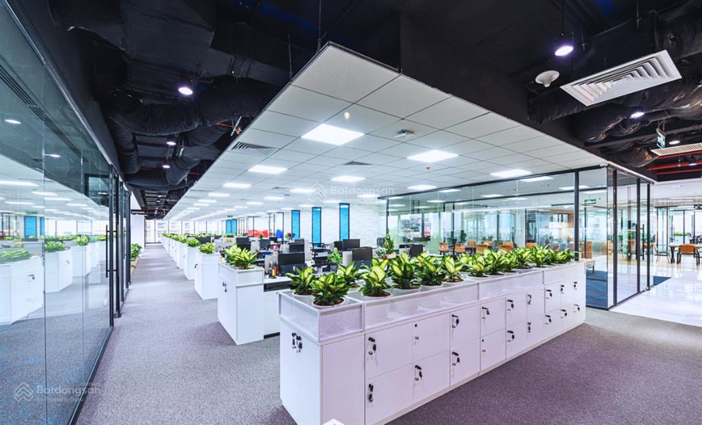 550m² có cắt nhỏ giá 265 nghìn/m2/th sẵn nội thất tại ngoại giao đoàn view công viên