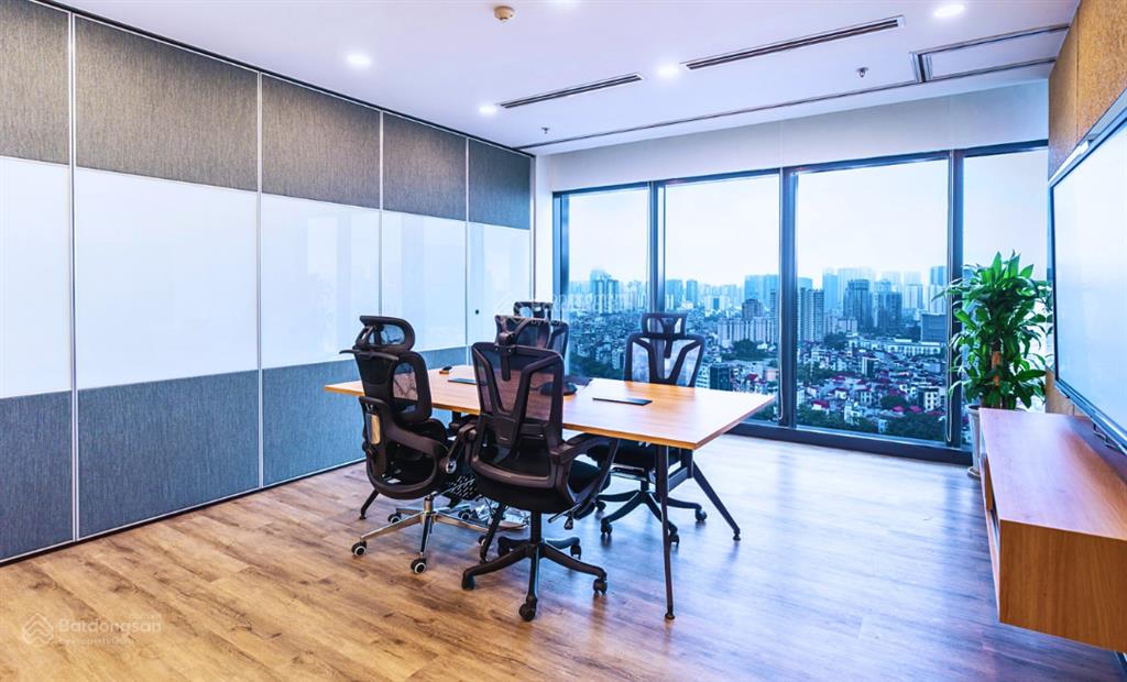 500m2 cắt từ 100m cho thuê, giá 320k/m2/th, đã setup nội thất tại hud tower lê văn lương