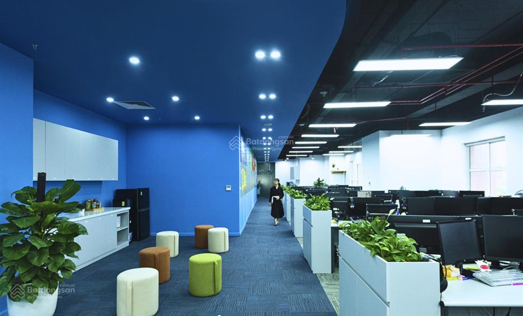 550m2 cắt nhỏ từ 100m2 giá 290k/m2/th, sẵn nội thất gold tower 275 nguyễn trãi