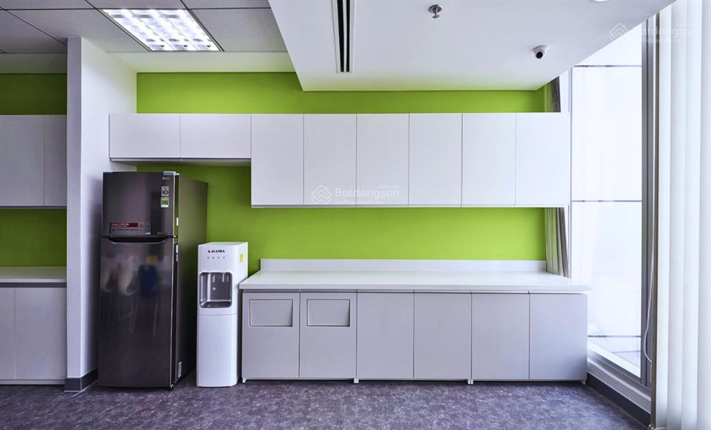 550m² cắt nhỏ từ 100m² giá 300k/m2/th, sẵn nội thất handico tower phạm hùng
