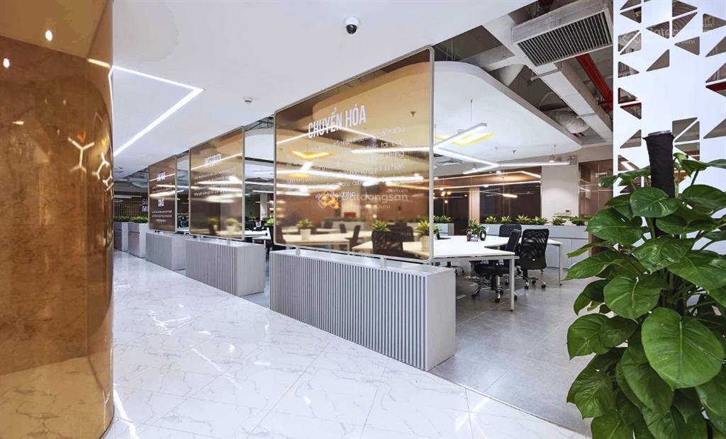500m2 cắt nhỏ từ 100m2 giá 300k/m2/th. vp full đồ giá tốt udic complex hoàng đạo thúy
