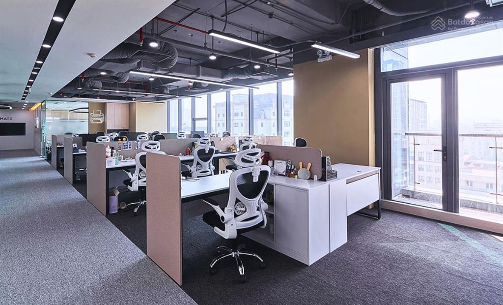 550m2 cắt nhỏ từ 100m2 giá 245k/m sẵn nội thất tại vinhomes d'capitale trần duy hưng