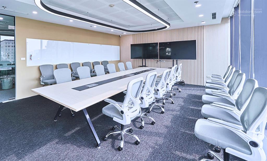 550m2 cắt nhỏ từ 100m2 giá 245k/m sẵn nội thất tại vinhomes d'capitale trần duy hưng