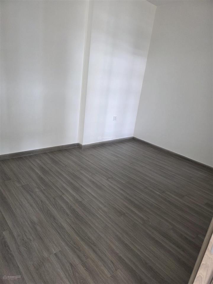Cho thuê căn 2pn tòa bs7 view sông tầng cao