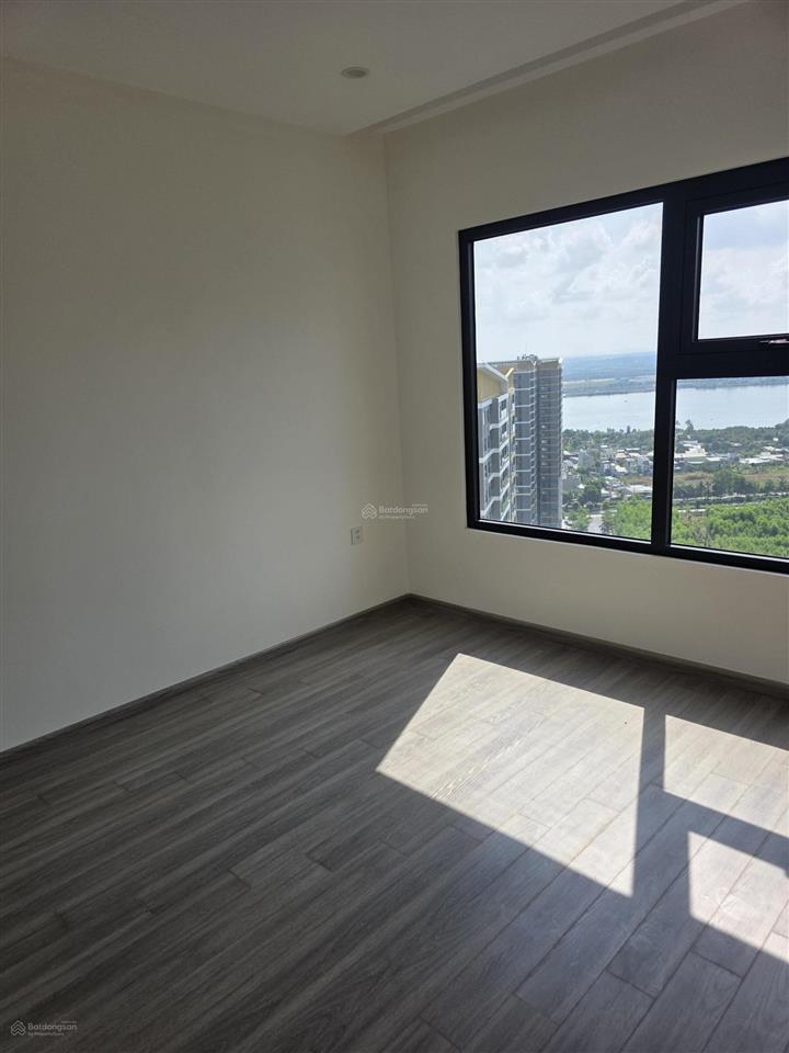 Cho thuê căn 2pn tòa bs7 view sông tầng cao