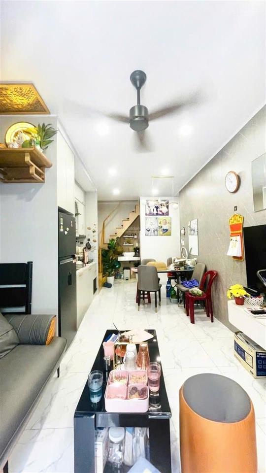 Nhà đẹp ngay tân sơn nhì  2 tầng  ngang 6m x8.5m  hiếm nhà bán  tiện ở , cho thuê  chỉ 4.65 tỷ