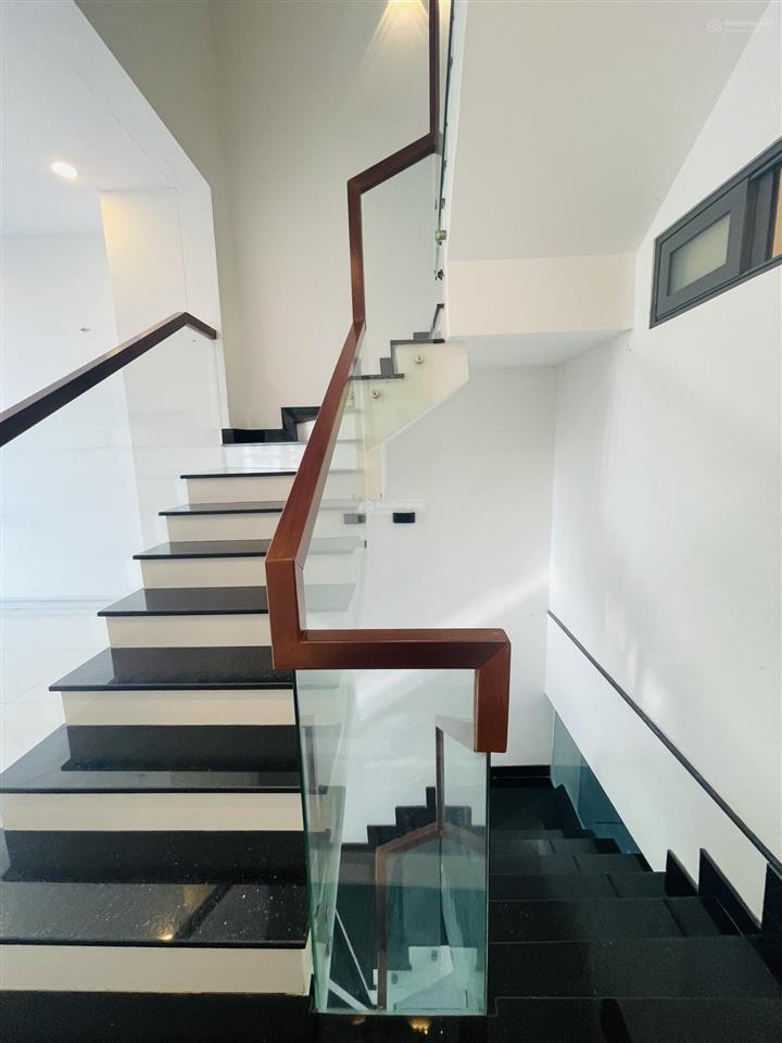 Giảm 1 tỷ! hẻm xe tải thông  ngay chợ tân hương  4 x 14m  56m2 vuông vức  4 tầng  chỉ 9.5 tỷ