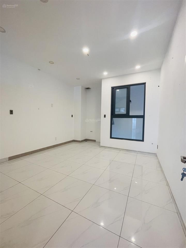 Giảm 1 tỷ! hẻm xe tải thông  ngay chợ tân hương  4 x 14m  56m2 vuông vức  4 tầng  chỉ 9.5 tỷ