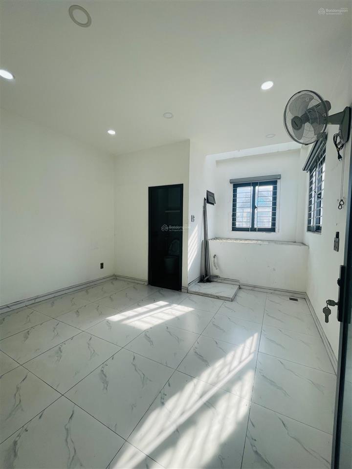 Giảm 1 tỷ! hẻm xe tải thông  ngay chợ tân hương  4 x 14m  56m2 vuông vức  4 tầng  chỉ 9.5 tỷ