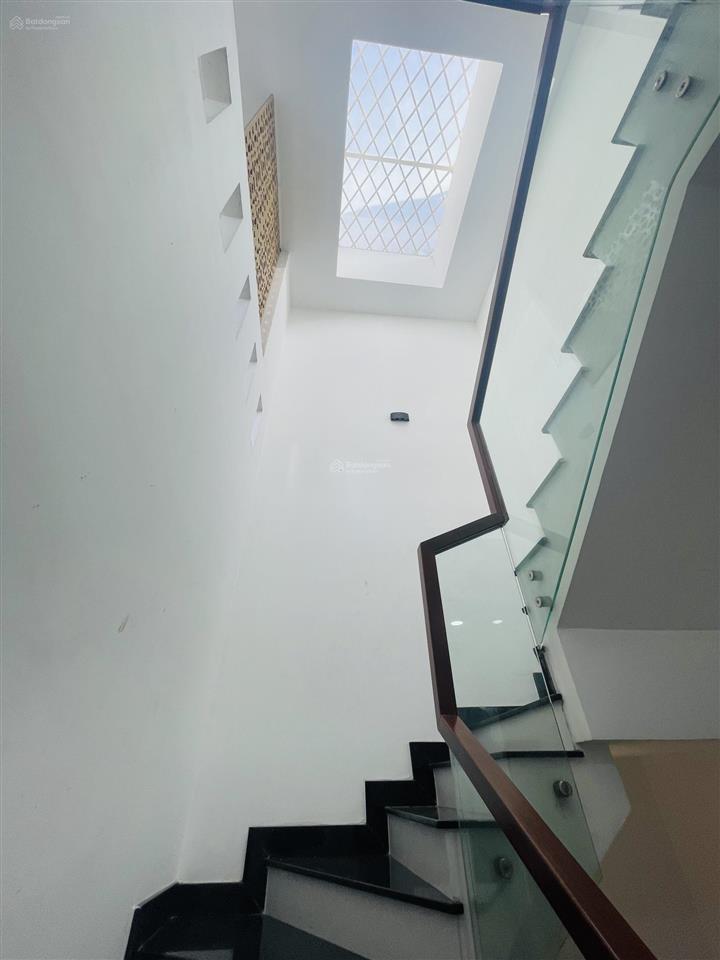 Giảm 1 tỷ! hẻm xe tải thông  ngay chợ tân hương  4 x 14m  56m2 vuông vức  4 tầng  chỉ 9.5 tỷ
