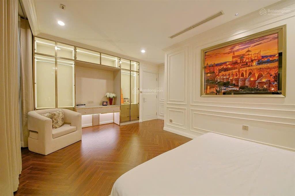 Cho thuê căn 4pn rộng 160m2, view trực diện công viên, giá chỉ 50 triệu, vinhomes central park