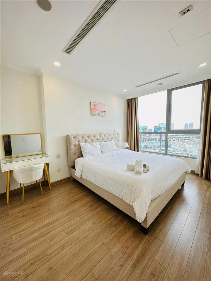 Giá hời cho căn 1pn, diện tích 55m2, giá 6.5 tỷ, có sổ tại vinhomes central park